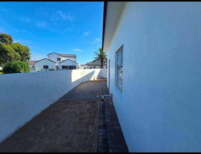 3 BEDROOM HOUSE FOR SALE IN SHELLEY POINT